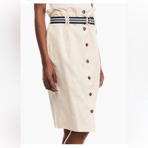 $5 FOREVER 21 SKIRT SIZE MED. NEW WITH TAGS. $5 IF BUNDLED